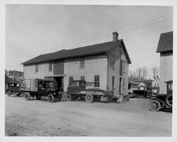 Hastings & Eskeridge Co. (Near Railroad)