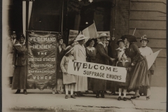 Suffrage envoys from San Francisco greeted in New Jersey on their way to Washington D.C. to present a petition to Congress. The petition contained more than 500,000 signatures.